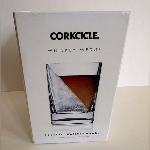 NIB Corkicicle Whiskey Wedge 9 oz Glass - Picture 2 of 2